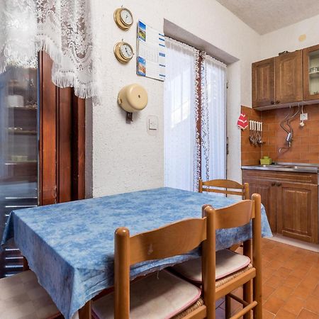 2 Bedroom Nice Apartment In Ябланац Экстерьер фото