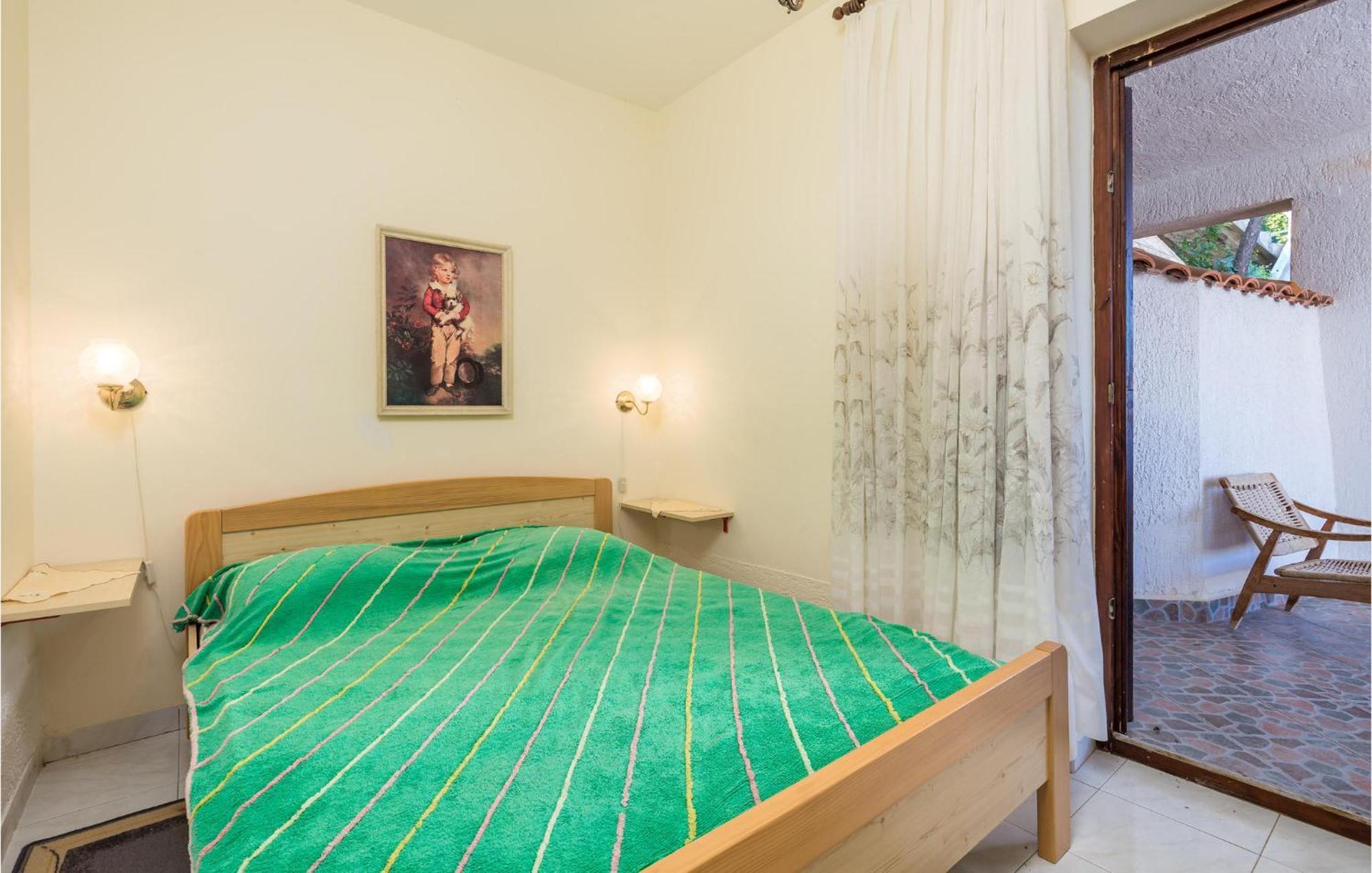 2 Bedroom Nice Apartment In Ябланац Экстерьер фото